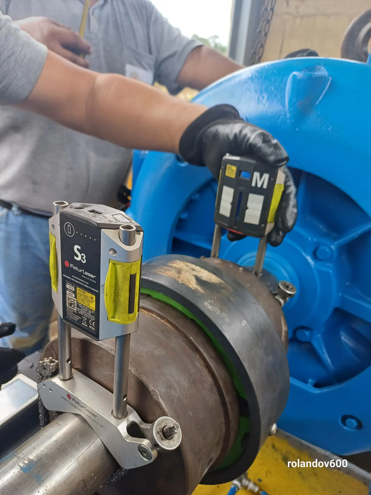 Alineación láser entre bomba y motor realizada por RHD